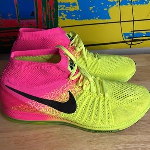 Mens Nike running shoes Zoom All Out Preowned size 15!
